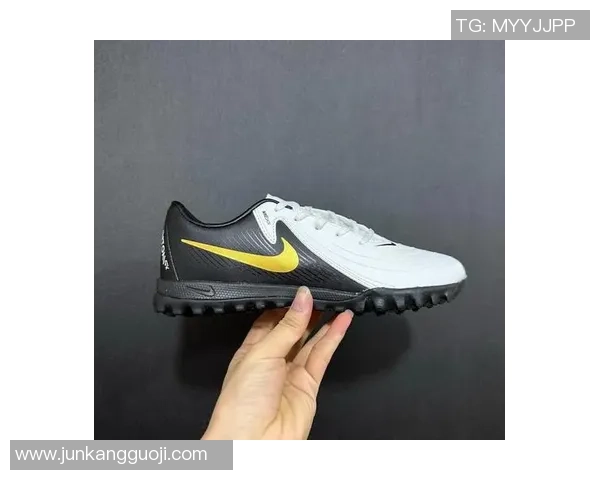 足球明星球鞋标志的背后故事与设计理念解析 足球明星球鞋标志的背后故事与设计理念解析